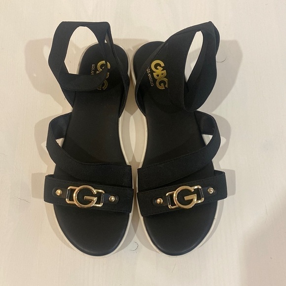 GBG L.A. Black Sandal with Small Platform - Picture 2 of 11